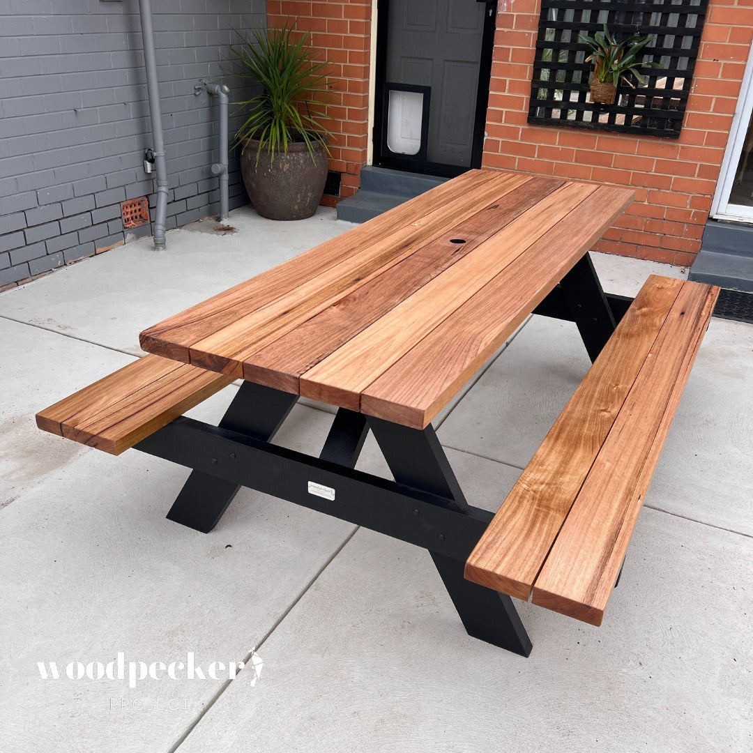 Bring the warmth of natural wood to your outdoor gatherings with our solid hardwood picnic tables, perfect for picnics, BBQs, and family gatherings.