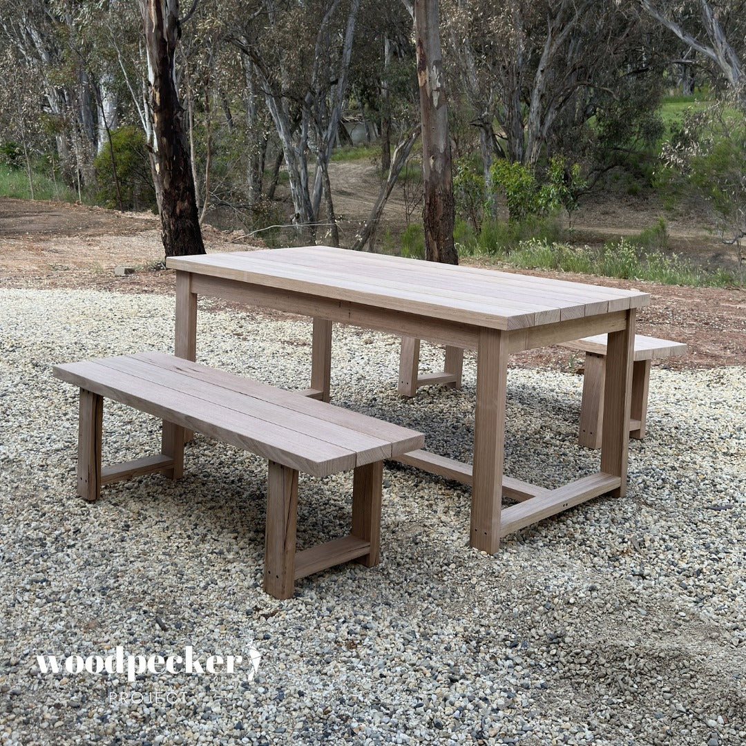 Transform your patio into a stylish retreat with this sturdy solid hardwood outdoor table, featuring exquisite craftsmanship and natural beauty